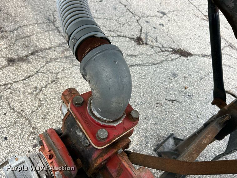 image for item EK8074 1981 Fruehauf tank trailer