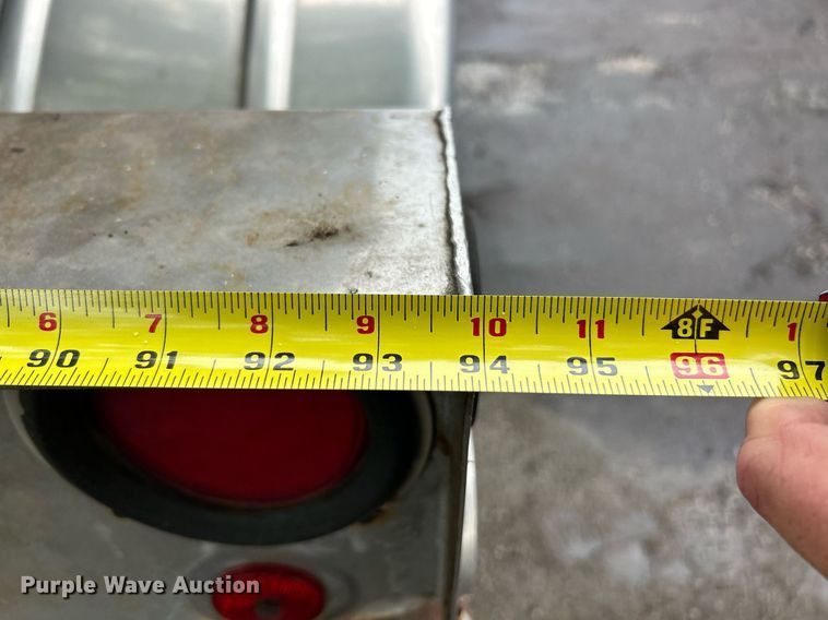 image for item EK8074 1981 Fruehauf tank trailer