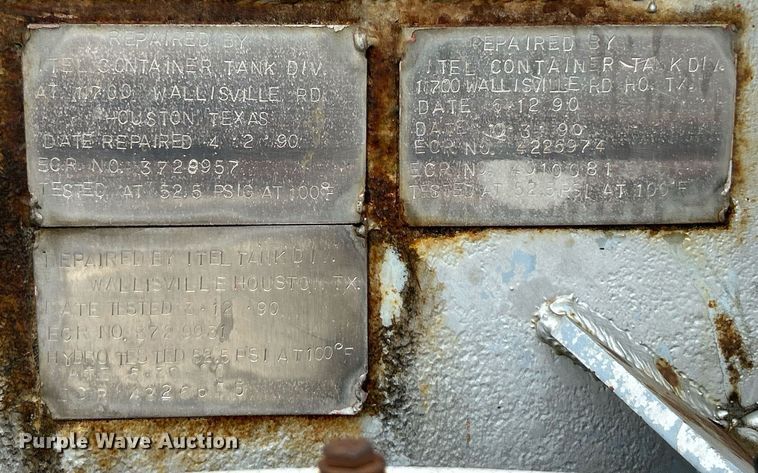 image for item EK8074 1981 Fruehauf tank trailer