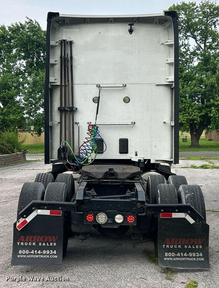 image for item EK8120 2020 Kenworth T680  semi truck