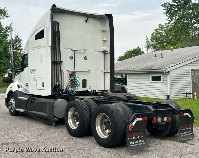 image for item EK8120 2020 Kenworth T680  semi truck