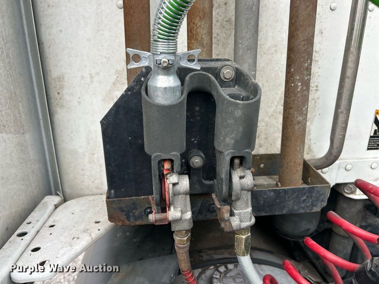 image for item EK8120 2020 Kenworth T680  semi truck