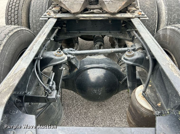 image for item EK8120 2020 Kenworth T680  semi truck