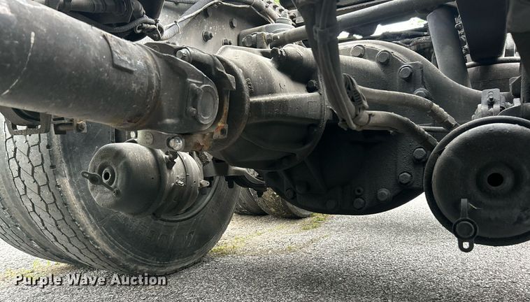 image for item EK8120 2020 Kenworth T680  semi truck