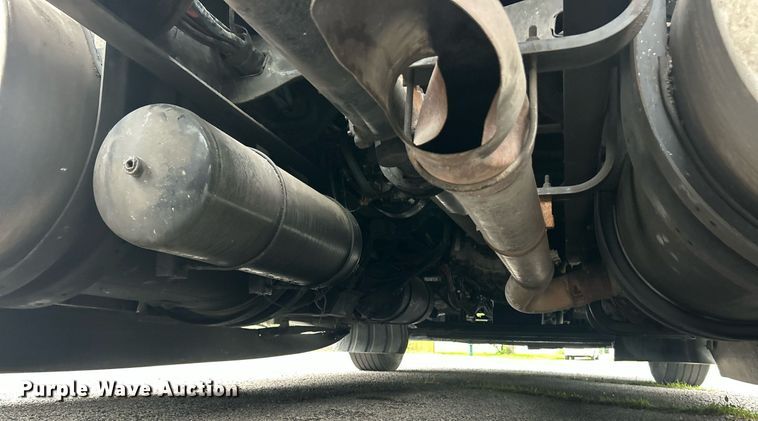 image for item EK8120 2020 Kenworth T680  semi truck