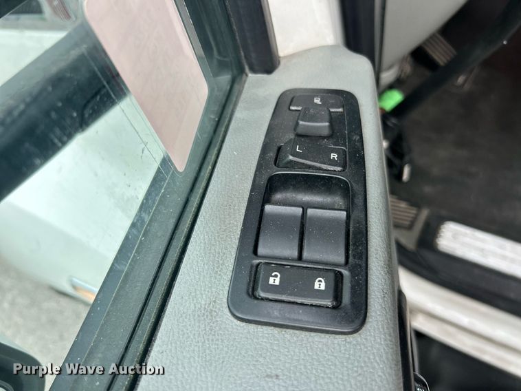 image for item EK8120 2020 Kenworth T680  semi truck