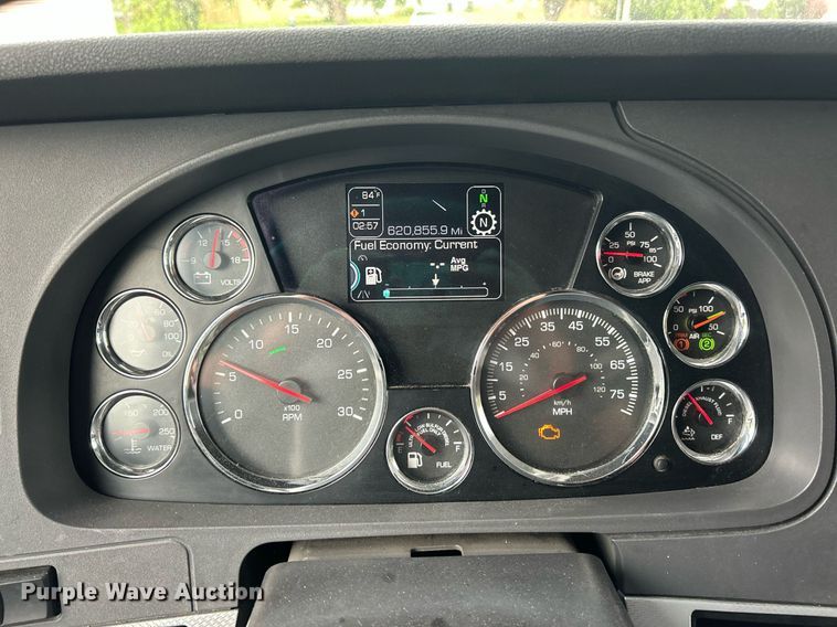 image for item EK8120 2020 Kenworth T680  semi truck