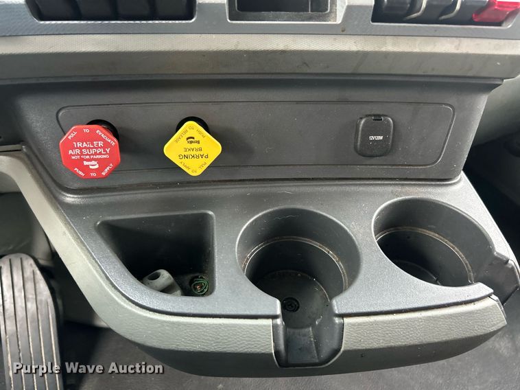 image for item EK8120 2020 Kenworth T680  semi truck