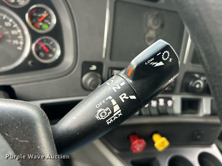 image for item EK8120 2020 Kenworth T680  semi truck