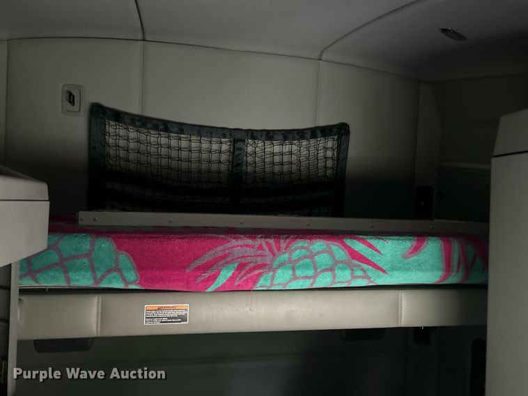 image for item EK8120 2020 Kenworth T680  semi truck