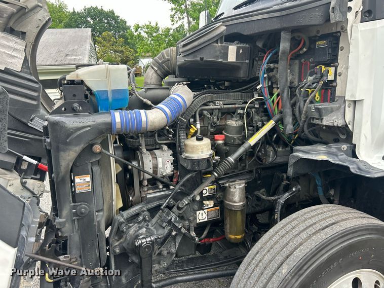 image for item EK8120 2020 Kenworth T680  semi truck