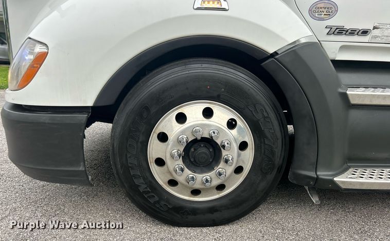 image for item EK8120 2020 Kenworth T680  semi truck