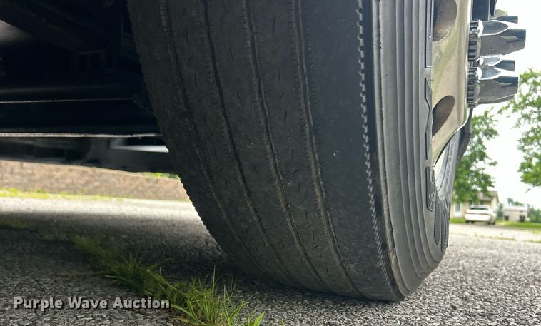 image for item EK8120 2020 Kenworth T680  semi truck