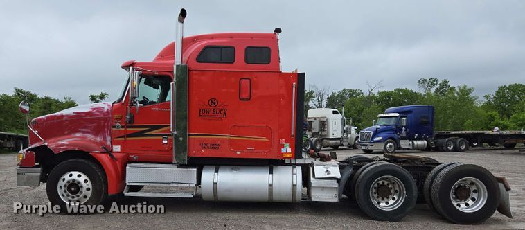 image for item EL2067 2007 International 9400i semi truck