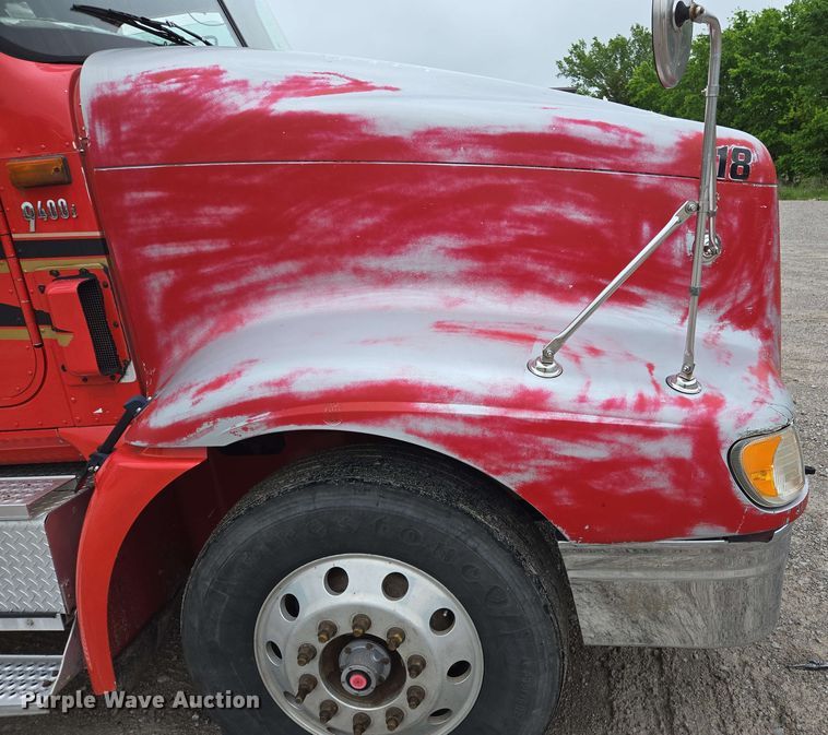 image for item EL2067 2007 International 9400i semi truck