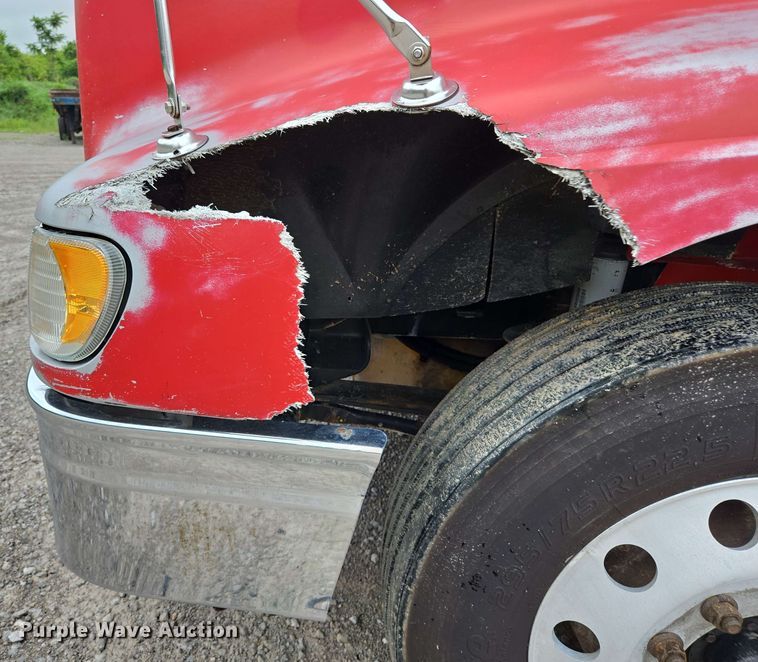 image for item EL2067 2007 International 9400i semi truck