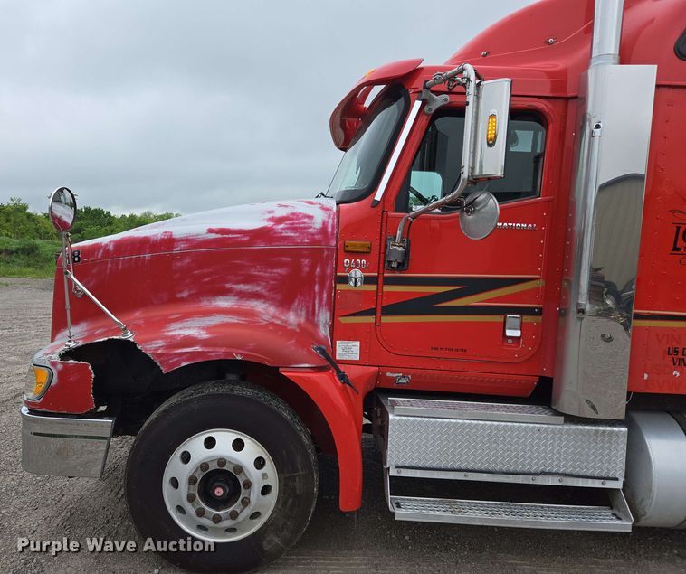 image for item EL2067 2007 International 9400i semi truck