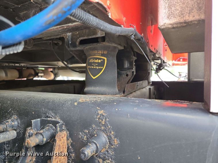 image for item EL2067 2007 International 9400i semi truck