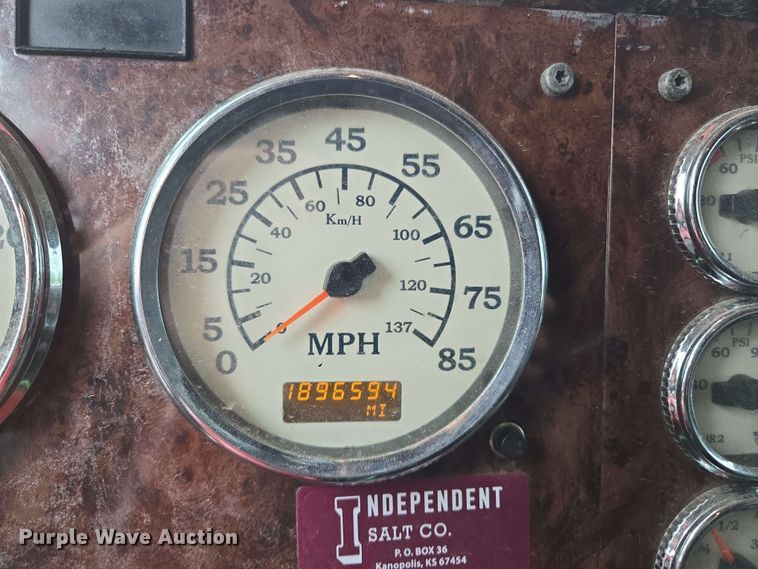 image for item EL2067 2007 International 9400i semi truck