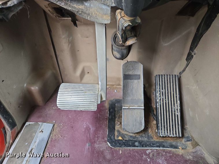 image for item EL2067 2007 International 9400i semi truck