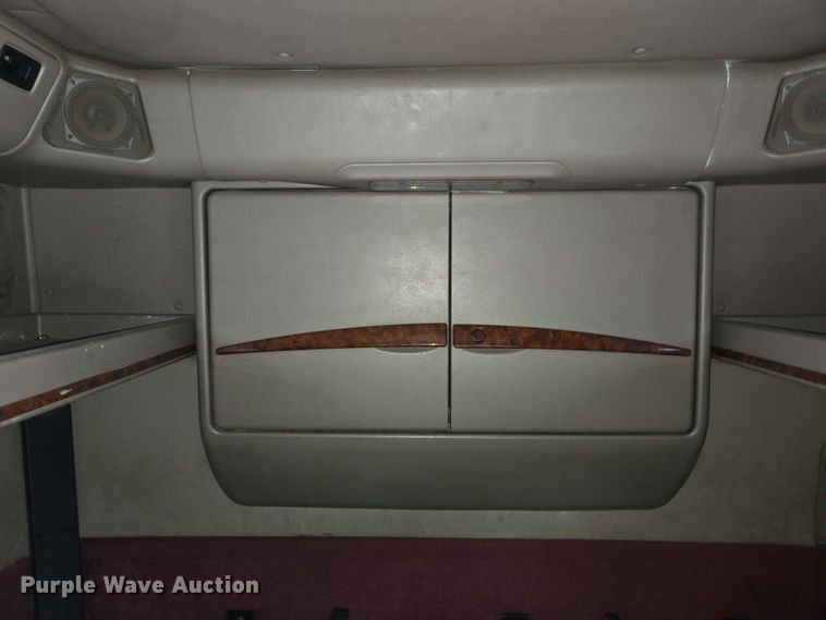 image for item EL2067 2007 International 9400i semi truck