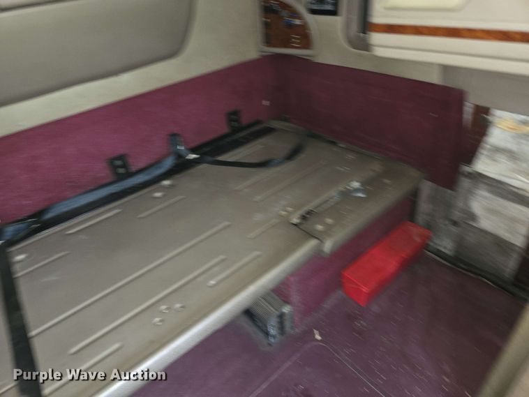 image for item EL2067 2007 International 9400i semi truck