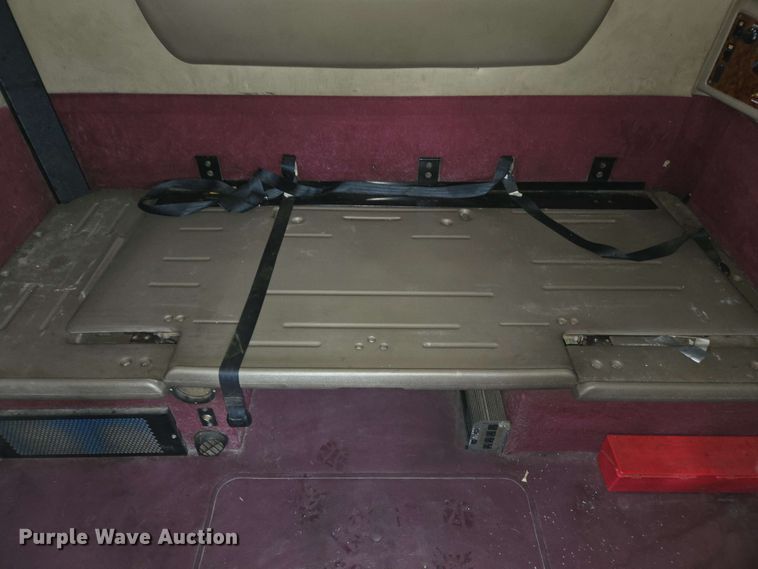 image for item EL2067 2007 International 9400i semi truck