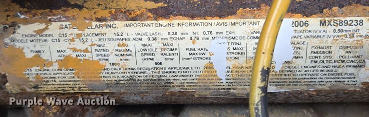 image for item EL2067 2007 International 9400i semi truck