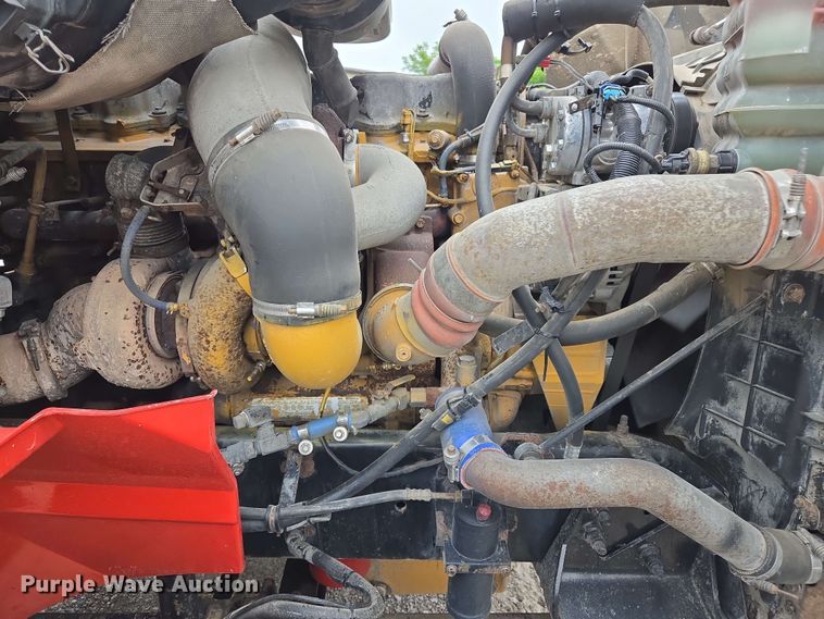 image for item EL2067 2007 International 9400i semi truck