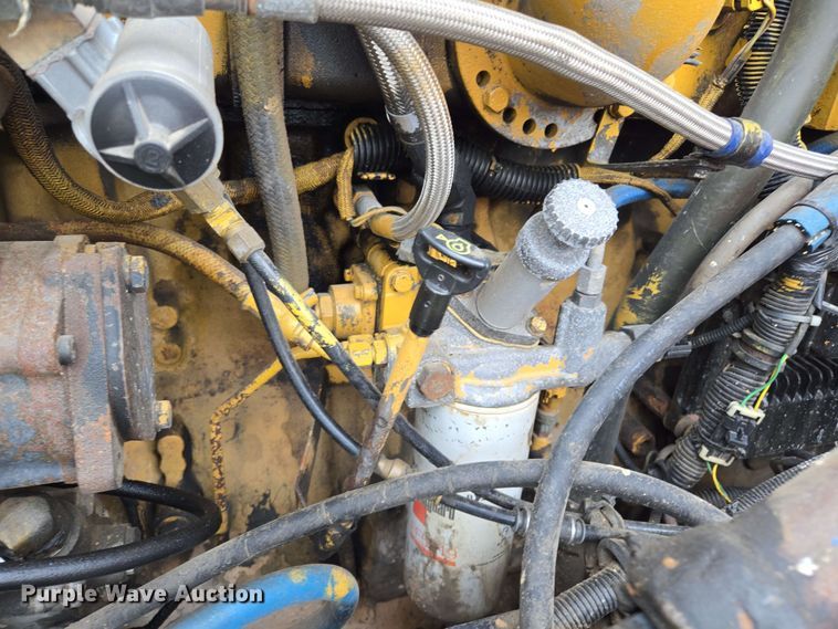 image for item EL2067 2007 International 9400i semi truck