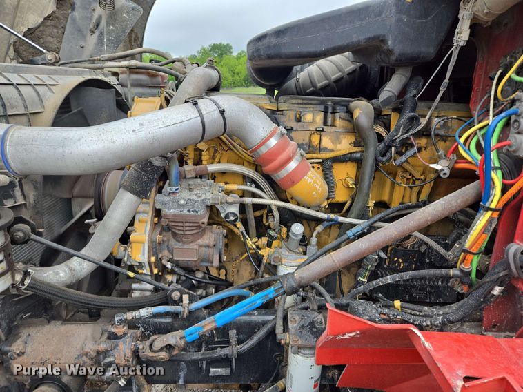 image for item EL2067 2007 International 9400i semi truck