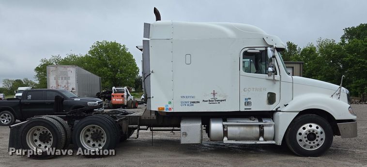 image for item EL2070 2005 Freightliner Columbia semi truck