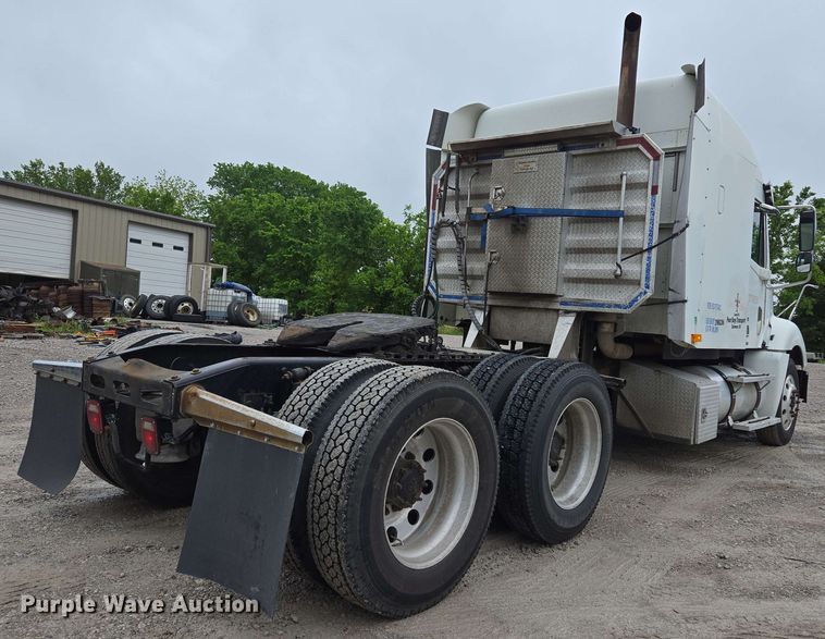 image for item EL2070 2005 Freightliner Columbia semi truck