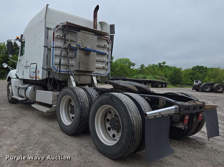 image for item EL2070 2005 Freightliner Columbia semi truck