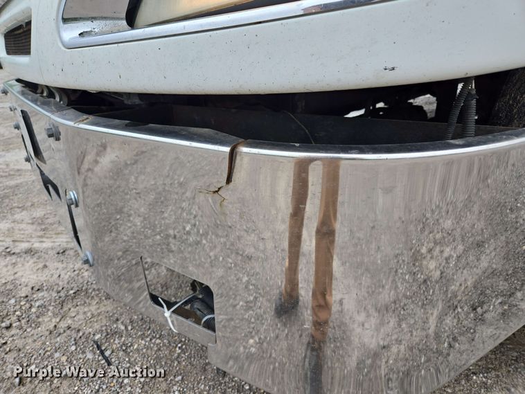 image for item EL2070 2005 Freightliner Columbia semi truck