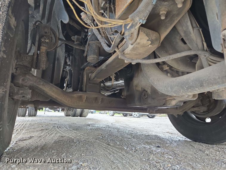 image for item EL2070 2005 Freightliner Columbia semi truck