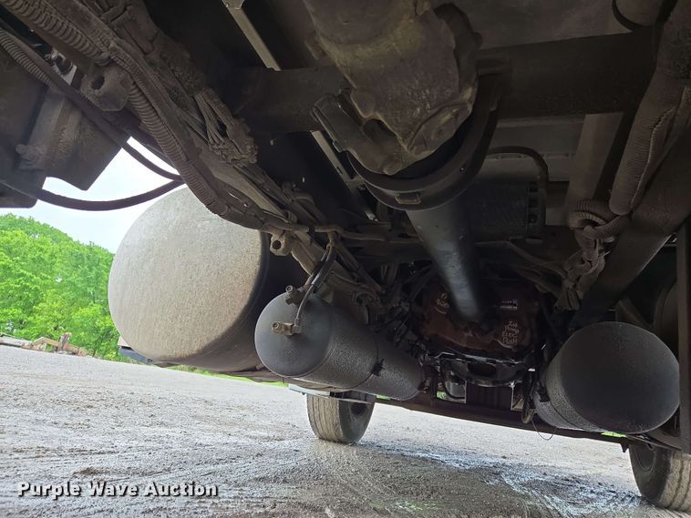 image for item EL2070 2005 Freightliner Columbia semi truck