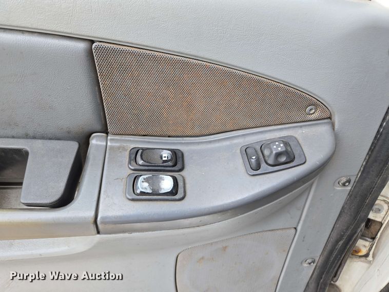 image for item EL2070 2005 Freightliner Columbia semi truck