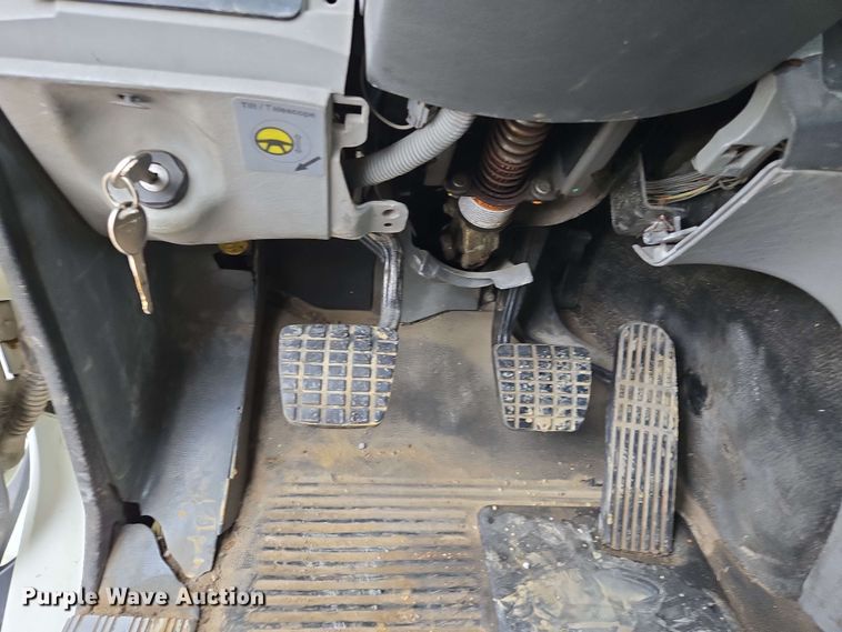 image for item EL2070 2005 Freightliner Columbia semi truck