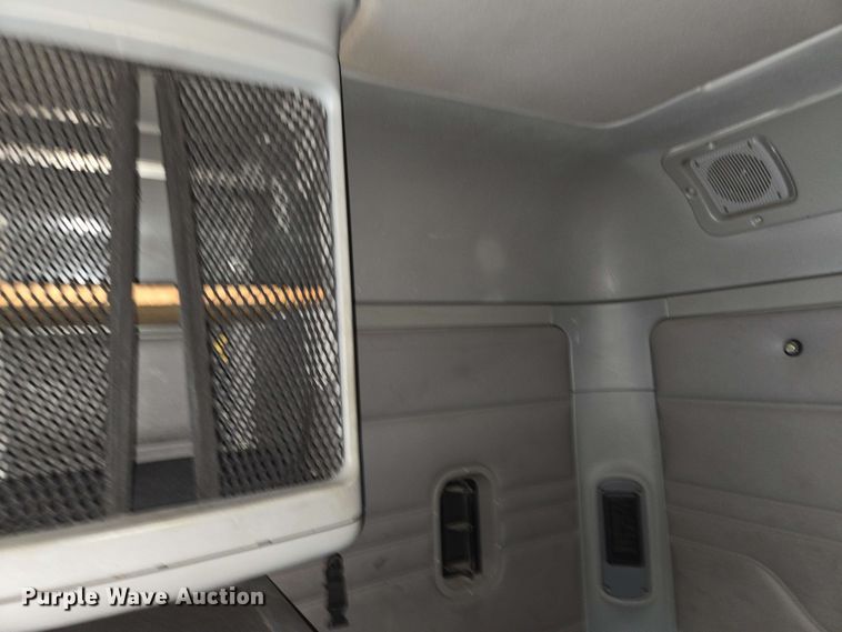 image for item EL2070 2005 Freightliner Columbia semi truck