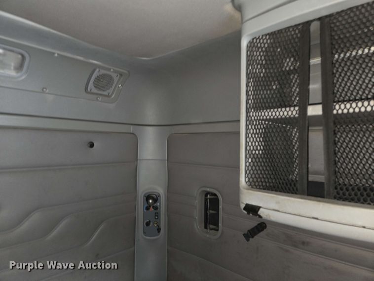 image for item EL2070 2005 Freightliner Columbia semi truck