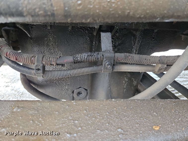 image for item EL2070 2005 Freightliner Columbia semi truck