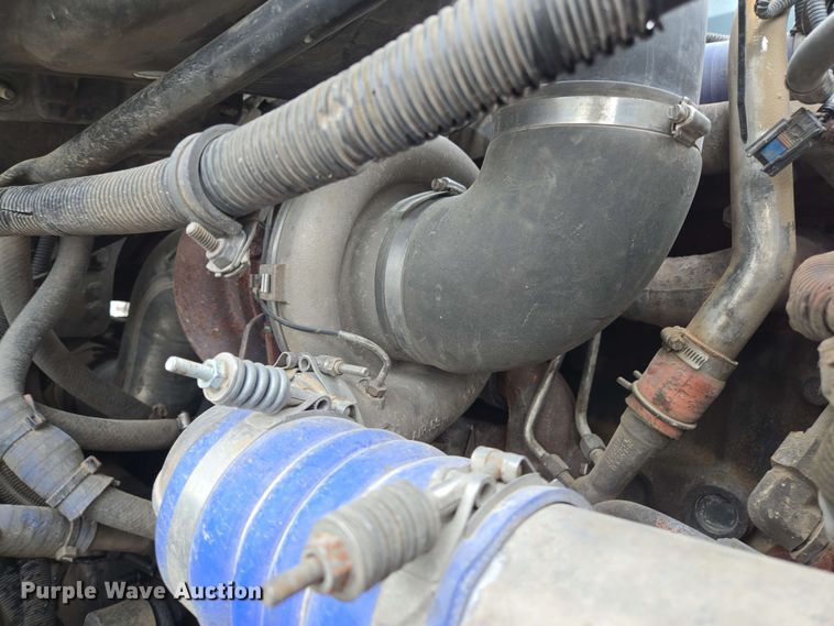 image for item EL2070 2005 Freightliner Columbia semi truck