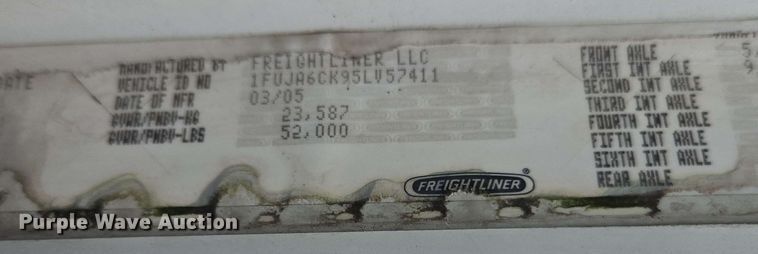 image for item EL2070 2005 Freightliner Columbia semi truck