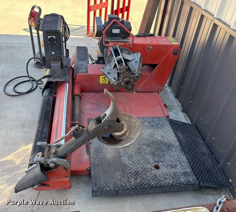 image for item EL2088 Corchi AG Super 52L tire machine