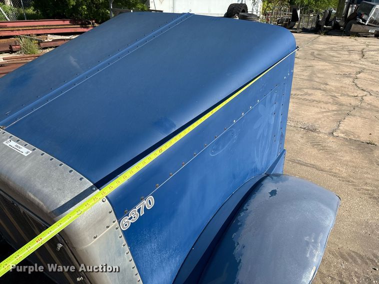 image for item EM2507 Peterbilt semi truck hood