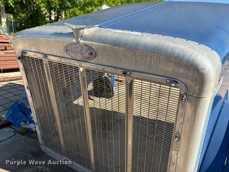 image for item EM2507 Peterbilt semi truck hood