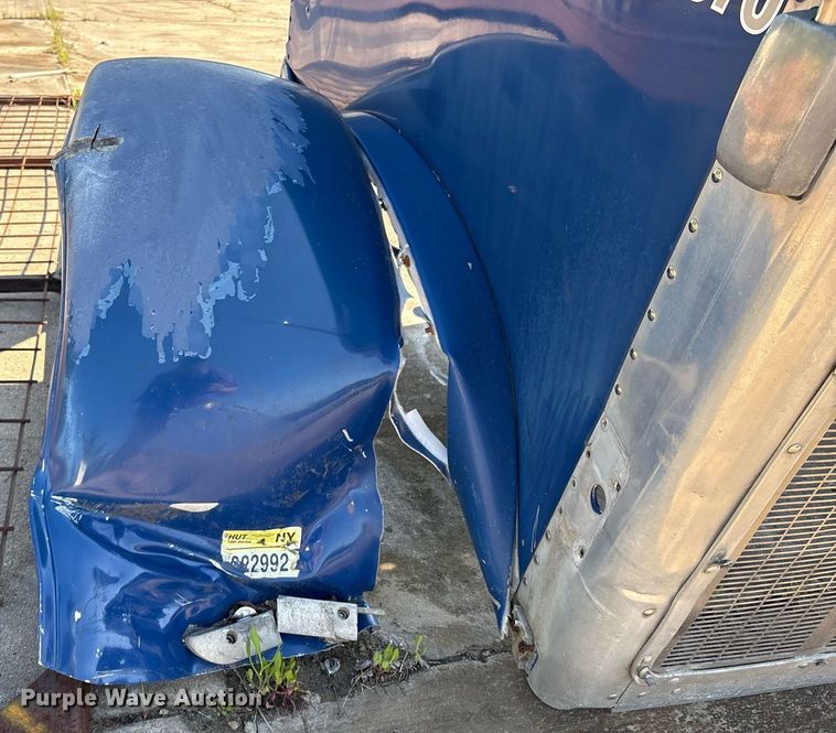 image for item EM2507 Peterbilt semi truck hood