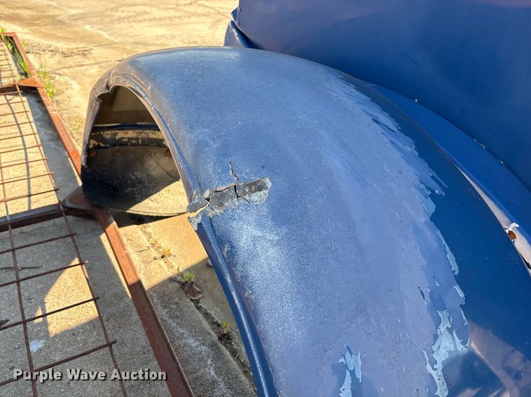 image for item EM2507 Peterbilt semi truck hood