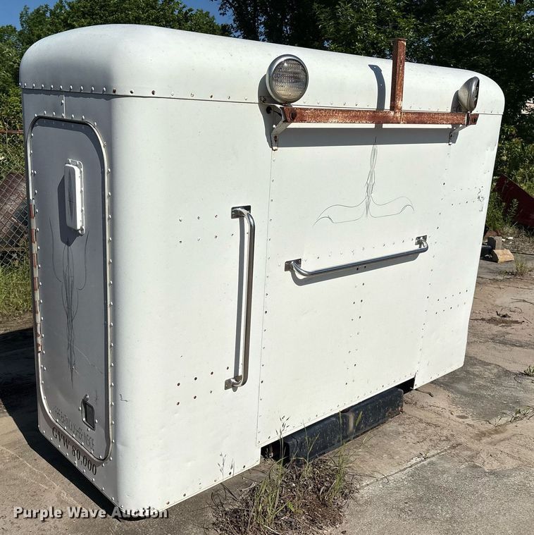 image for item EM2509 Peterbilt 379 sleeper